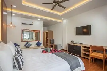 Main Image