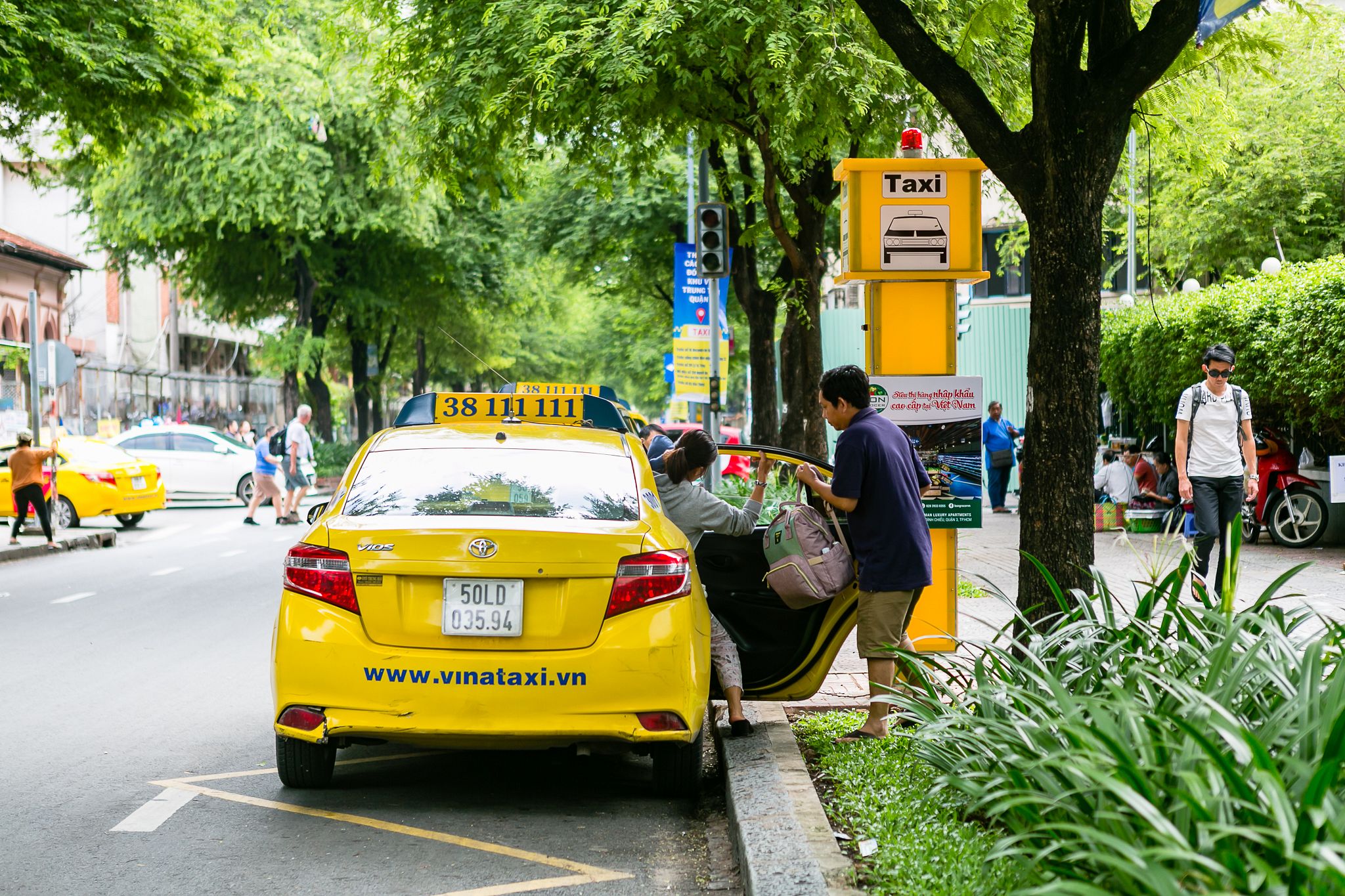 Saigon Pilots Taxi Stand Program With 5 Official Stops in D1 Saigoneer