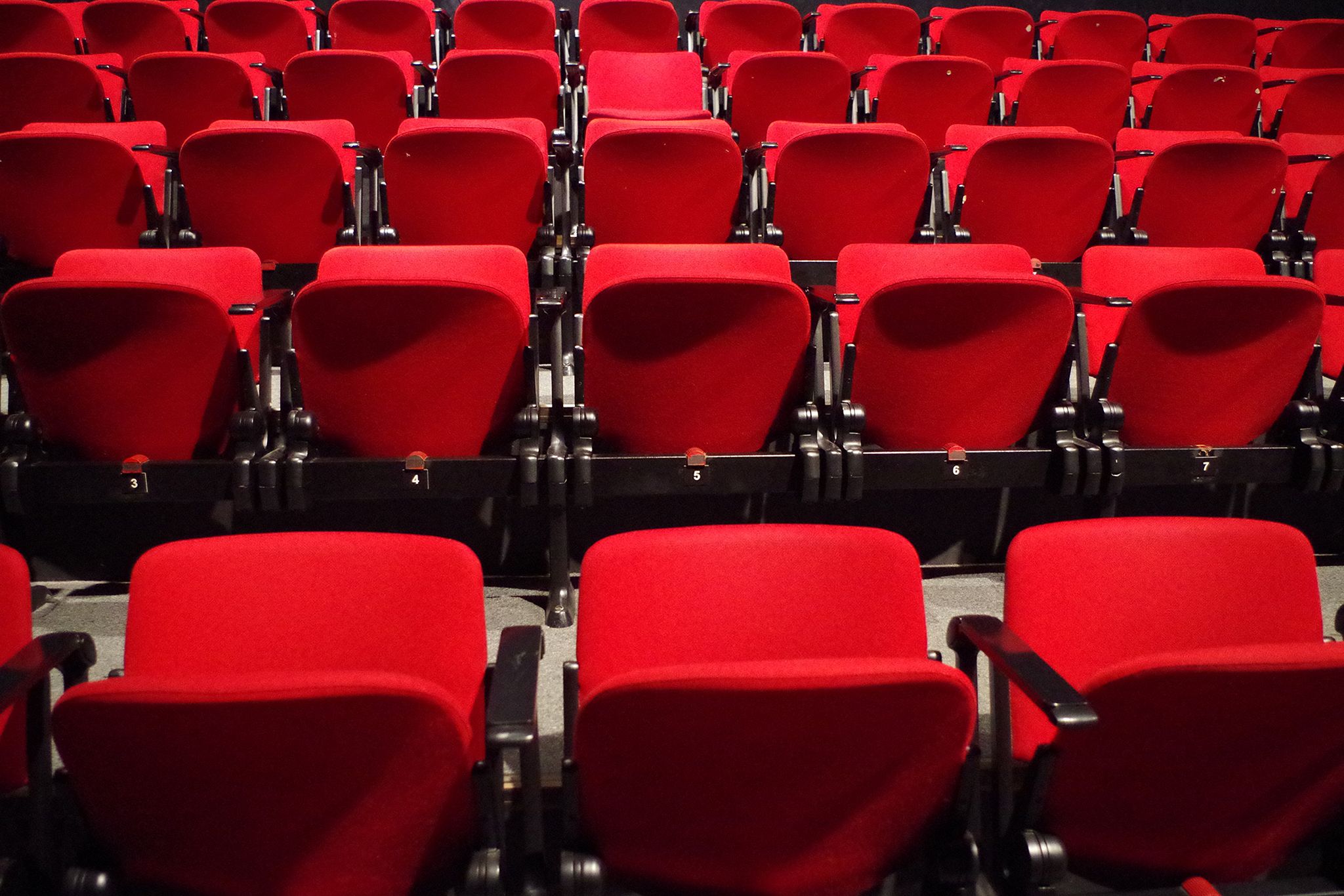 Leaked Photo of Couple Having Sex in CGV Theater Raises Privacy 