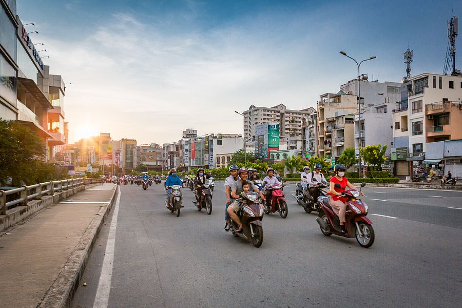 Morning Stories: Vinasun Layoffs, Hanoi-Taiwan Flights Reopen and New R&D Hub