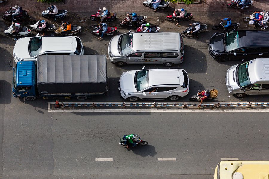 Morning Stories Roundup: More App-Based Taxi Services Piloted in HCMC
