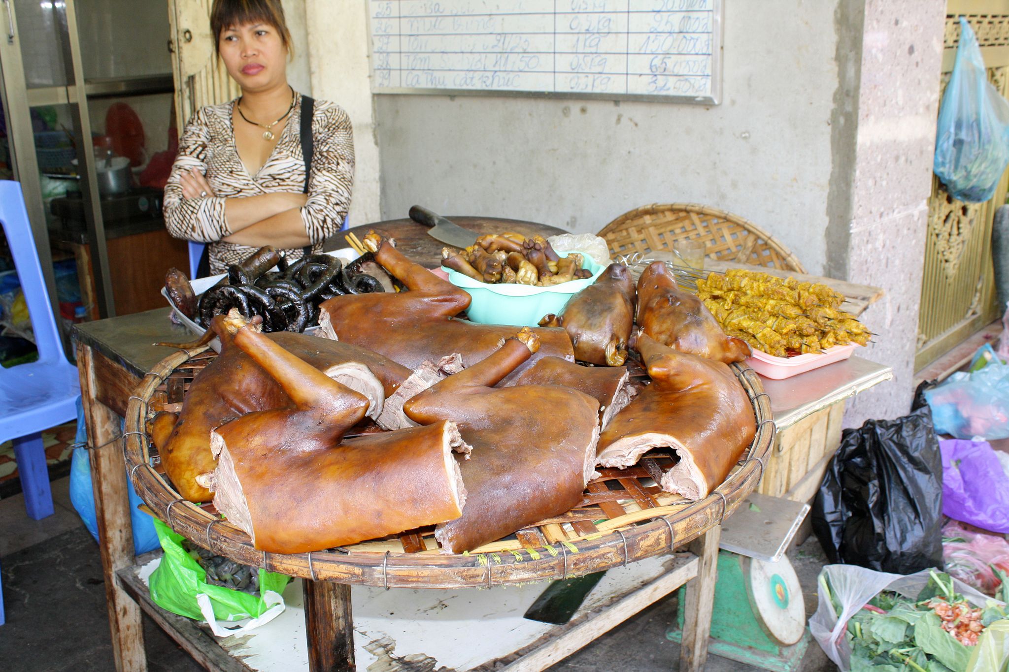 hanoi-starts-campaign-to-deter-dog-meat-trade-consumption-saigoneer