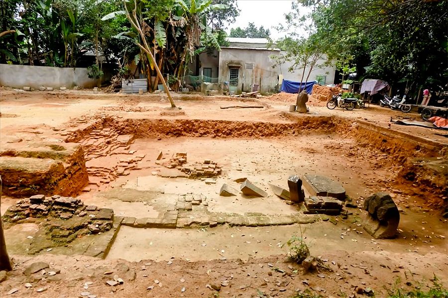 New Excavation Mission in Da Nang Yields Rare 1,000-Year-Old Cham Artifacts