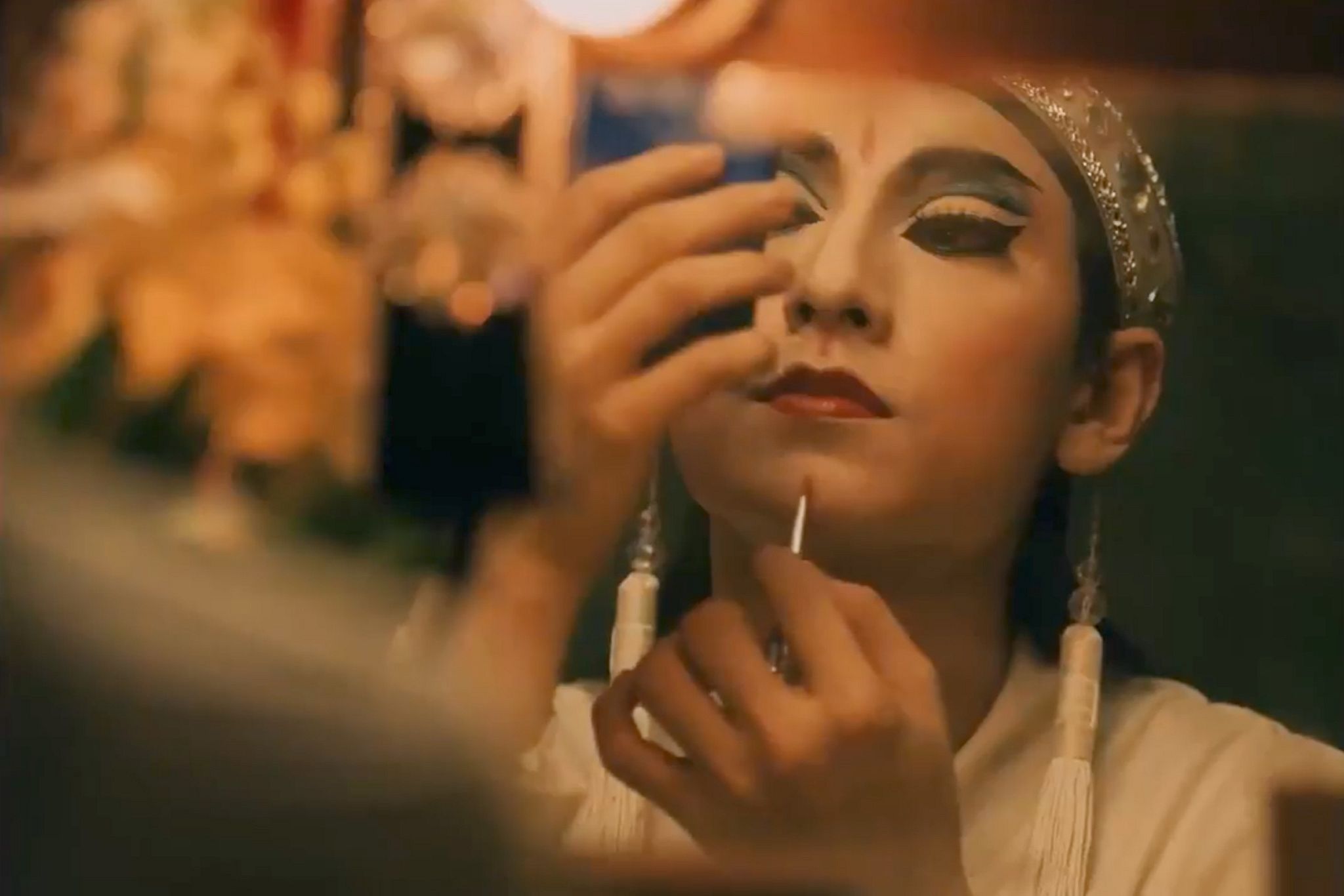 Review 'Song Lang' Is a Cải Lương Tribute for the Ages Saigoneer