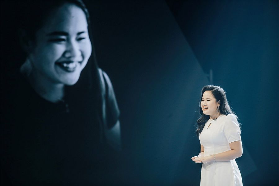 Meet Le Huong Giang, Vietnam Television's First Blind ...