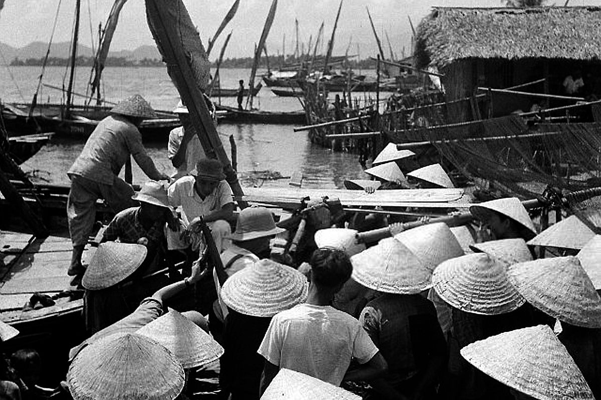 [Photos] 30 Black-and-White Photos of 1947 Vietnam's Landscapes by ...