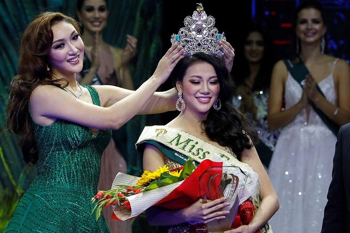 역대 최초로 베트남 대표 Miss Earth 미인대회에서 우승 차지 - Saigoneer한글판