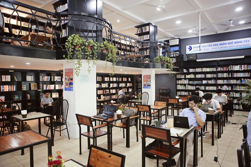 Amid Dwindling Readership, Is Digitization the Key to Save Vietnam's ...