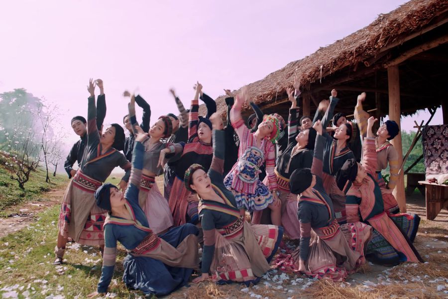 [Video] Hoang Thuy Linh's 'Vo Chong A Phu' Video Is a Popping Literature Party