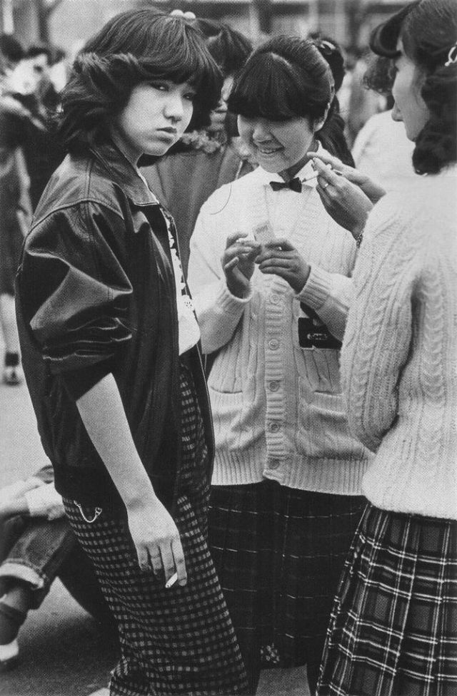 [photos] The 1970s Girl Gangs That Inspired Japanese Pop Culture And