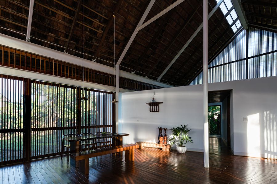 [Photos] In the Central Highlands, a House Doubles as a Playground for Sunlight