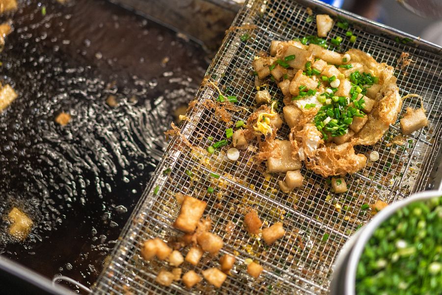 Hẻm Gems: The Greasy Extravaganza of Deep-Fried Bột Chiên and Egg