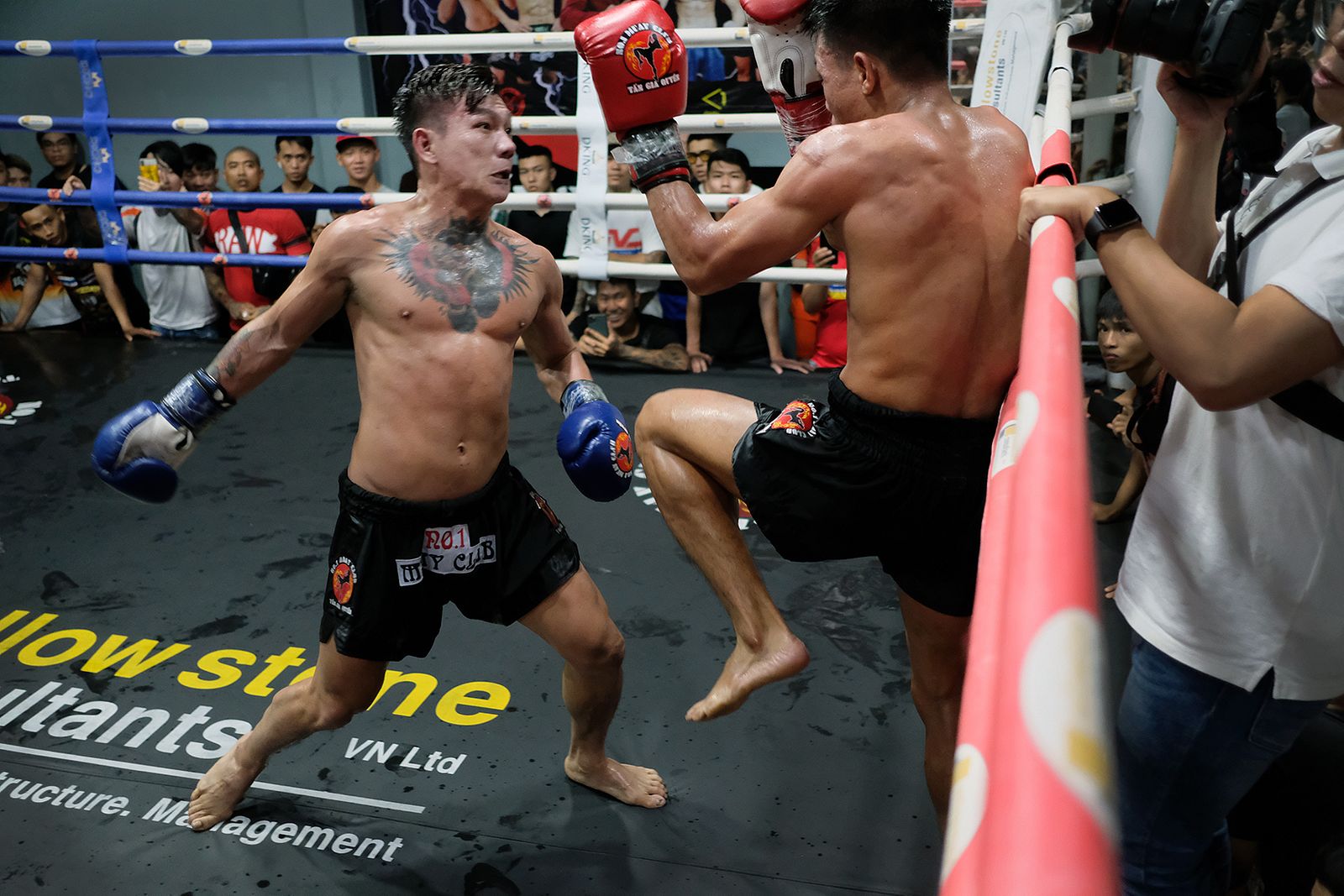 Photos Inside The Non Stop Action Of A Muay Thai Fight Night In Saigon Saigoneer 