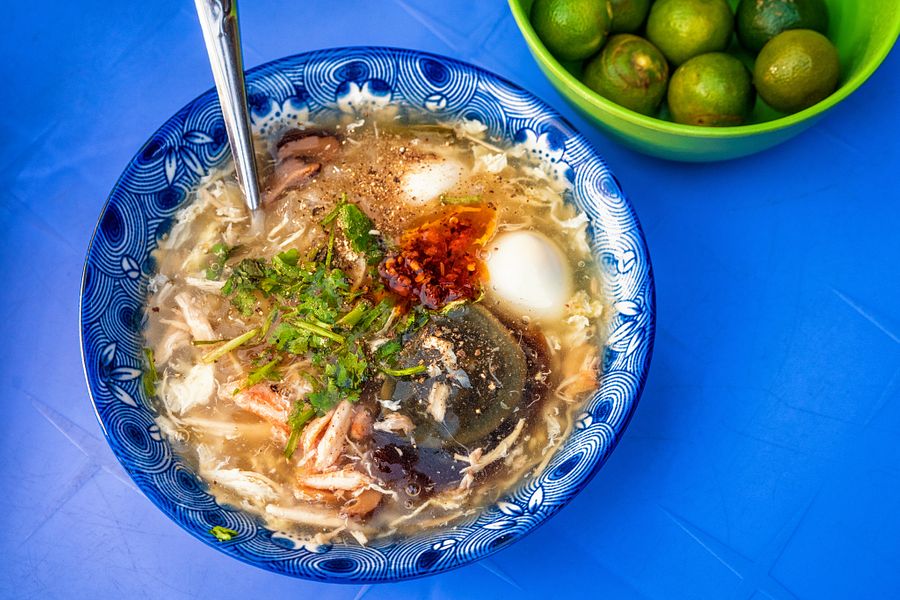 Hẻm Gems: Can Deep-Fried Hột Vịt Lộn Dethrone the Classic? - Saigoneer