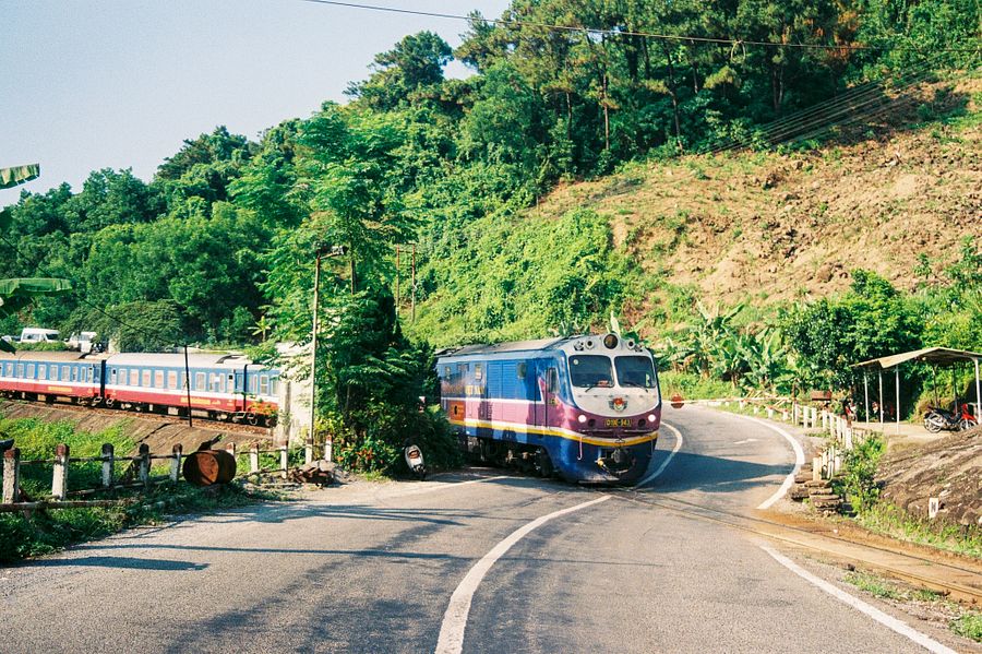 Morning Stories Roundup: Suspected Covid Case in Hai Phong, Train Ridership Plummets and 48 Hour Film Project