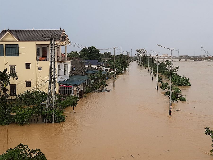 18 Dead, 14 Missing as Extended Rain, Flash Floods Batter Central Vietnam