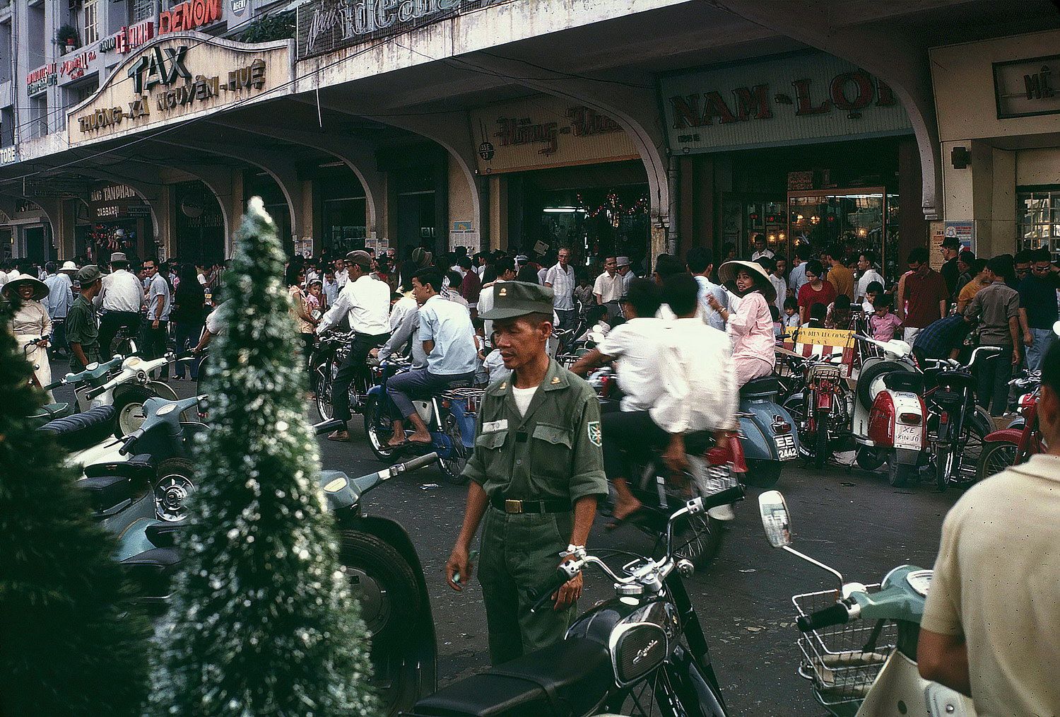 Saigon nightmare. Вьетнам 60х. Вьетнам 60х США. Рождество 1968 год.