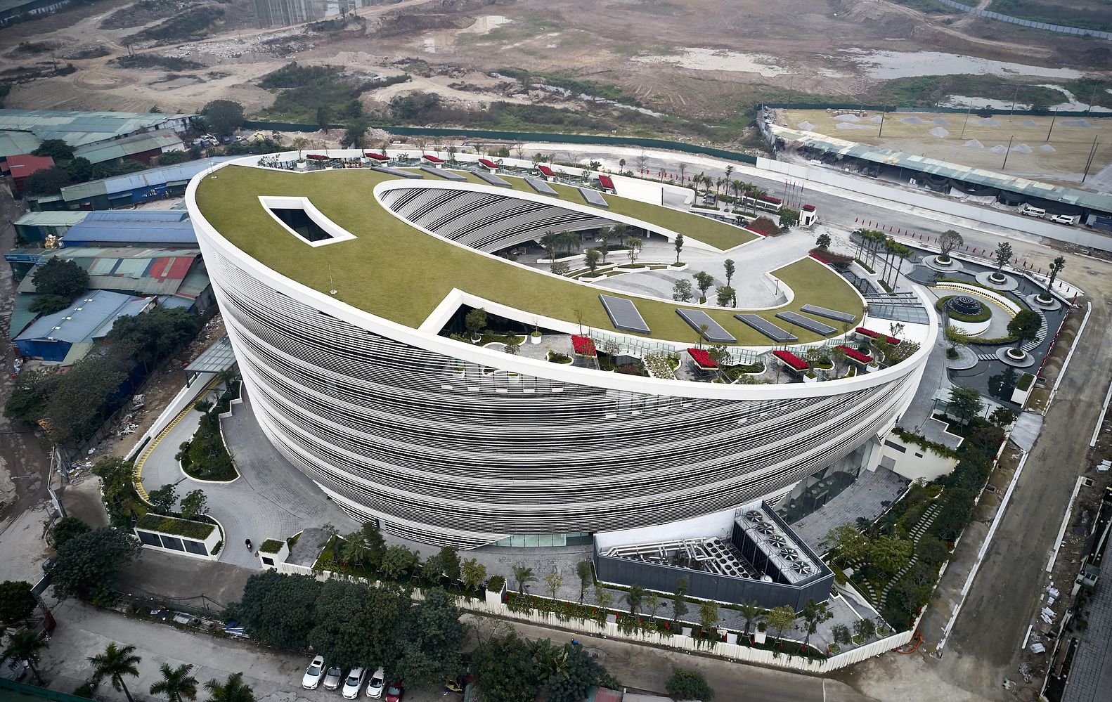 photos-an-aerial-view-of-viettel-s-futuristic-new-headquarters-in-cau