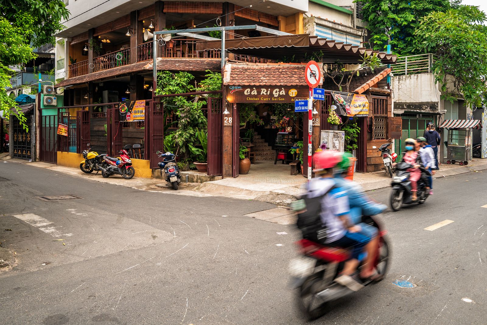 Hẻm Gems A Vietnamese Curry That Makes The Case For Coconut Milk Saigoneer