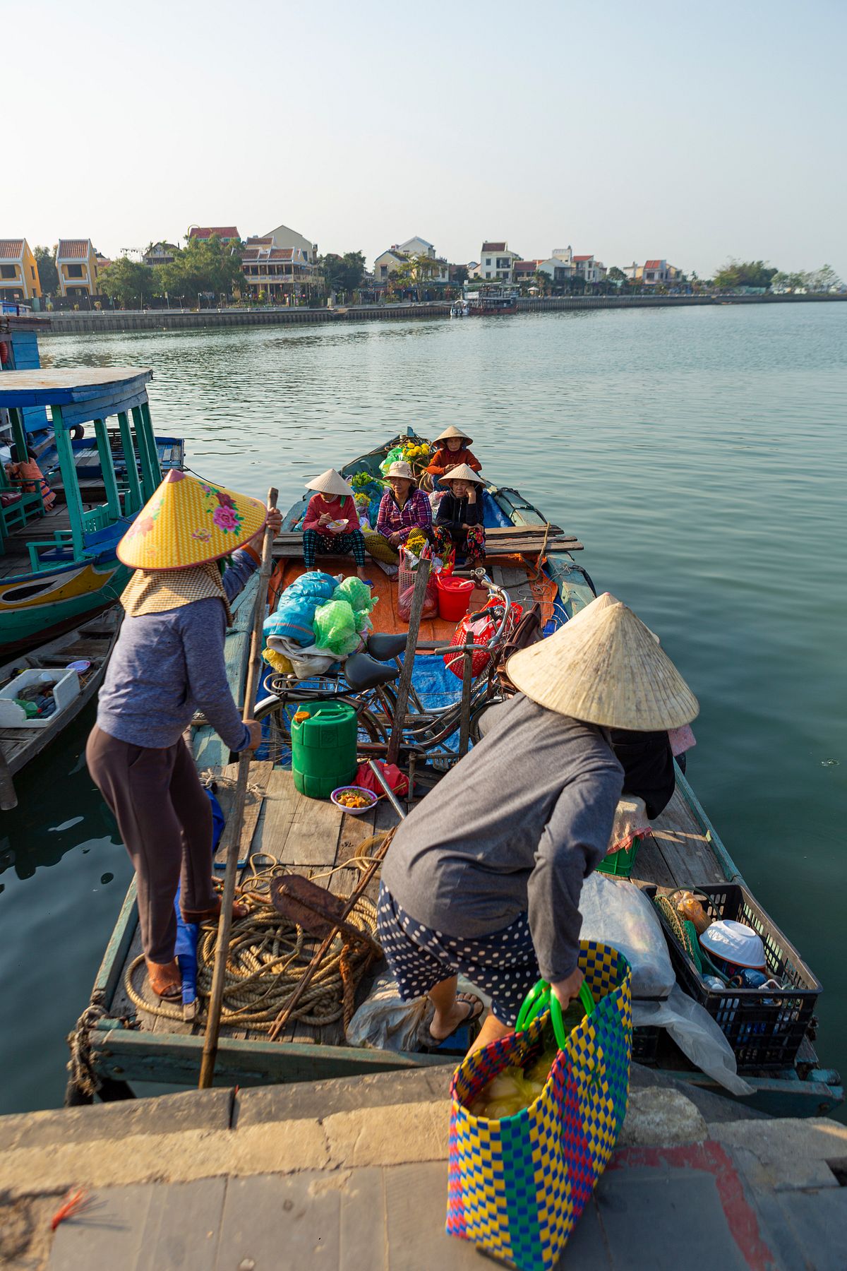 Life on the Last Remaining Ferries in Hoi An - Saigoneer