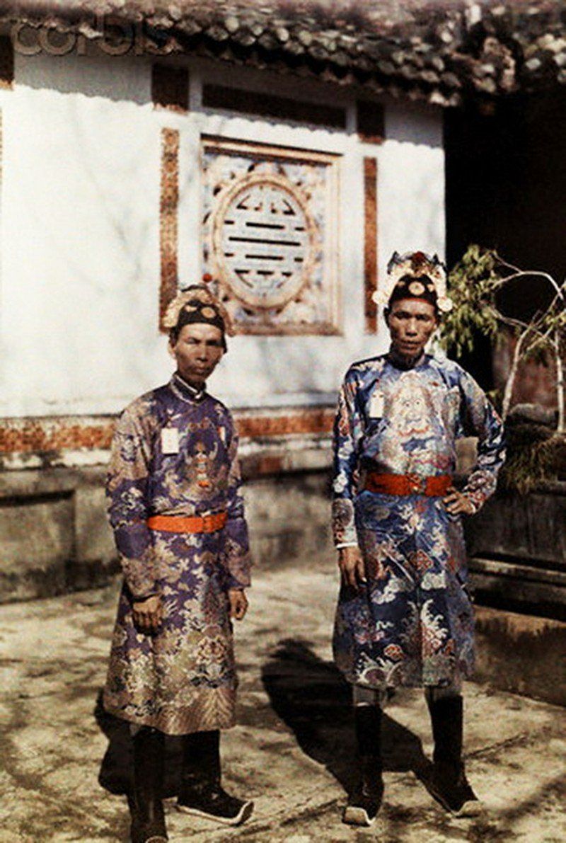 Dress styles throughout history  Vietnamese clothing, Historical fashion, Fashion  history