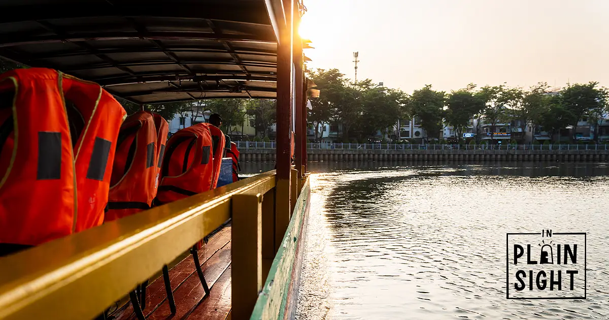 On a Boat Ride Through Nhiêu Lộc Canal, a Fish's-Eye View of Saigon ...