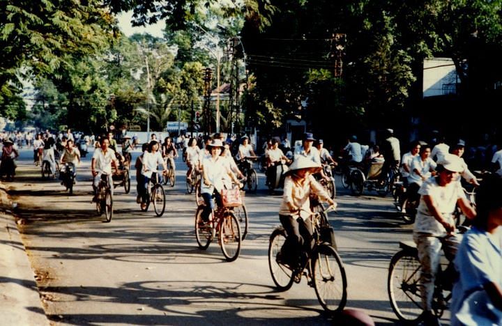 25 Old Photos of Bicycles in Vietnam - Saigoneer