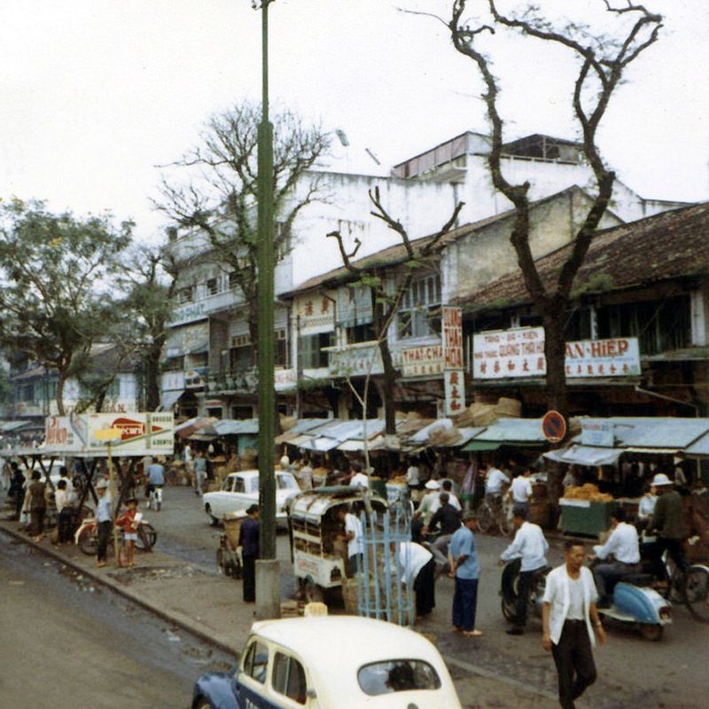 [Photos] A Montage of Saigon's Street Life from 1964-1968 - Saigoneer