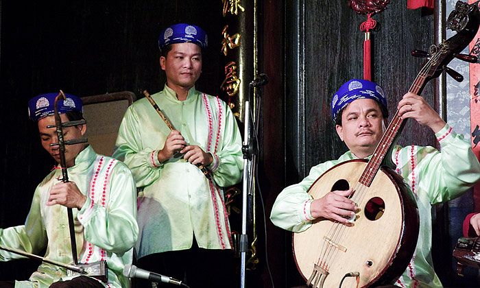 10-awesome-traditional-vietnamese-songs-saigoneer