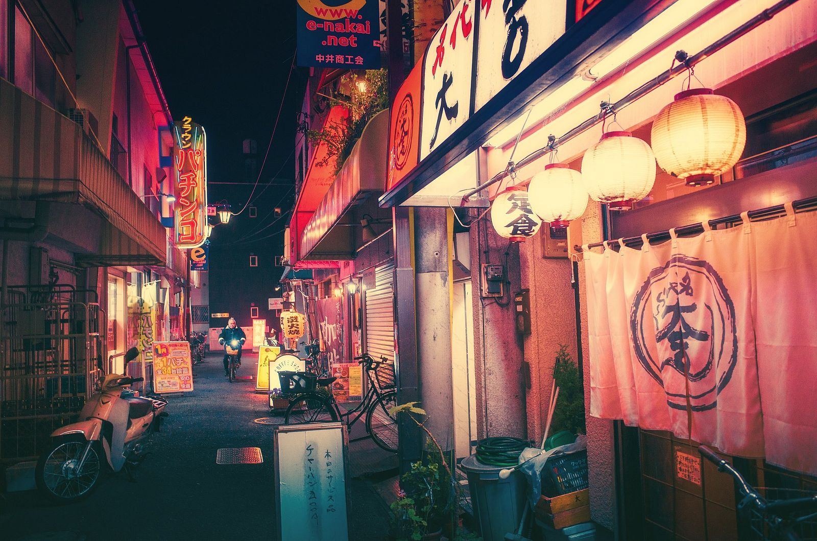[Photos] Masashi Wakui's Colorful Tokyo Vision - Saigoneer