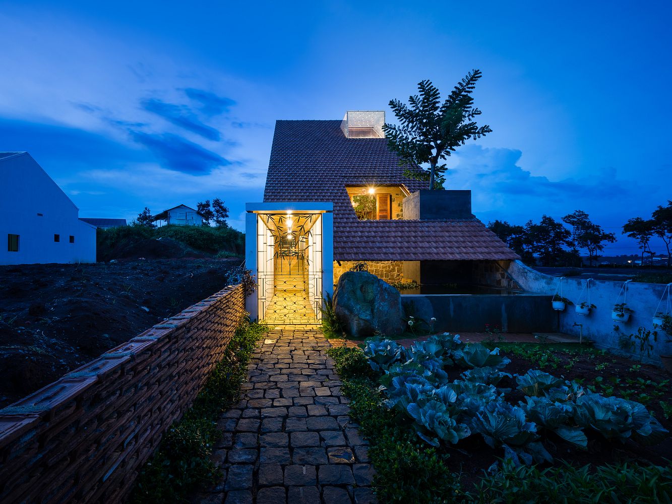 photos-step-inside-da-lat-s-hobbit-like-uncle-s-house-saigoneer