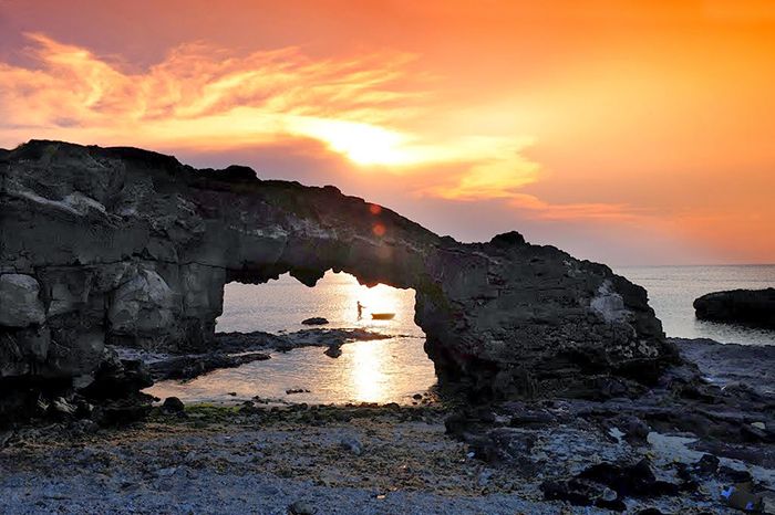 Image Công Lý image beautiful image beautiful image beautiful image beautiful - 4 Beautiful Rock Formations Along Vietnam's Coast - Saigoneer