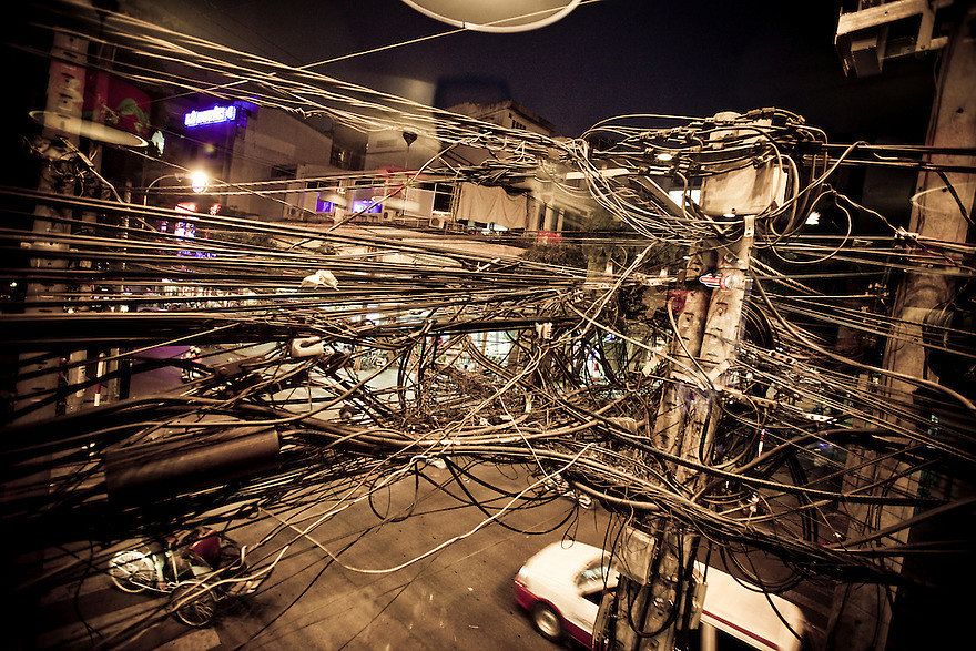 Bill Gates Posts Picture of Vietnam Wires on Facebook, Sparks Fly
