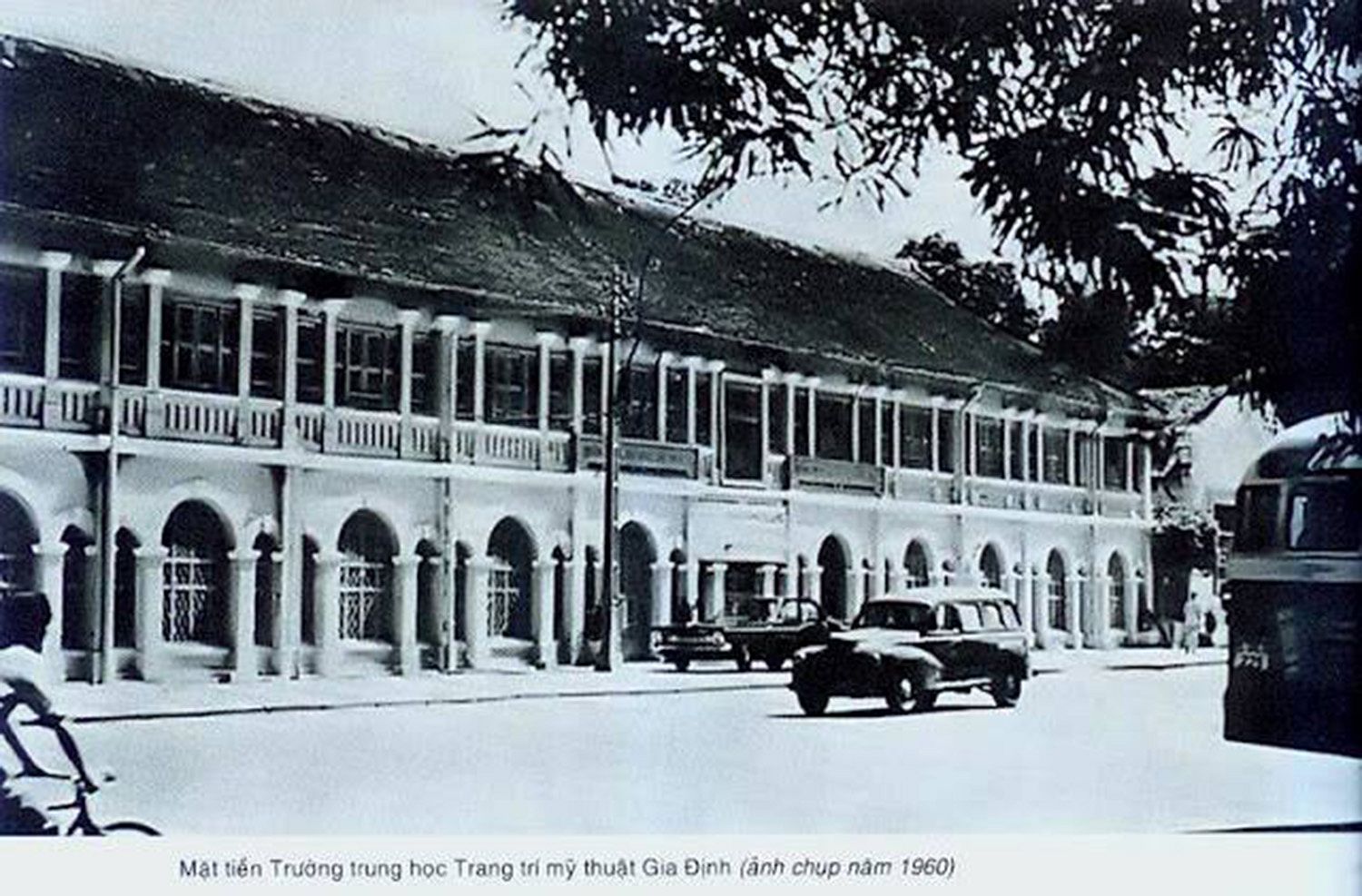 Gia Định Gate sẽ đưa bạn đến một không gian sống lý tưởng và đầy đủ tiện ích nhất. Hình ảnh nằm trong đó sẽ cho bạn thấy tiện nghi, an ninh, cộng đồng tốt và không gian sống tuyệt vời tại đây.