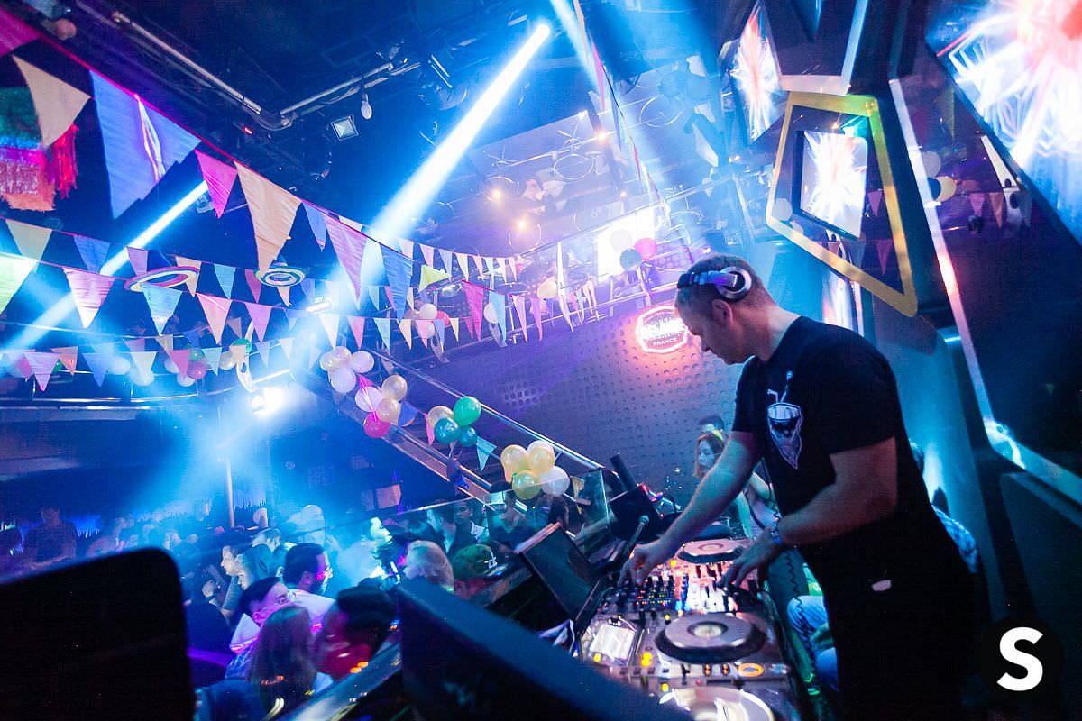 saturday-night-lush-saigoneer