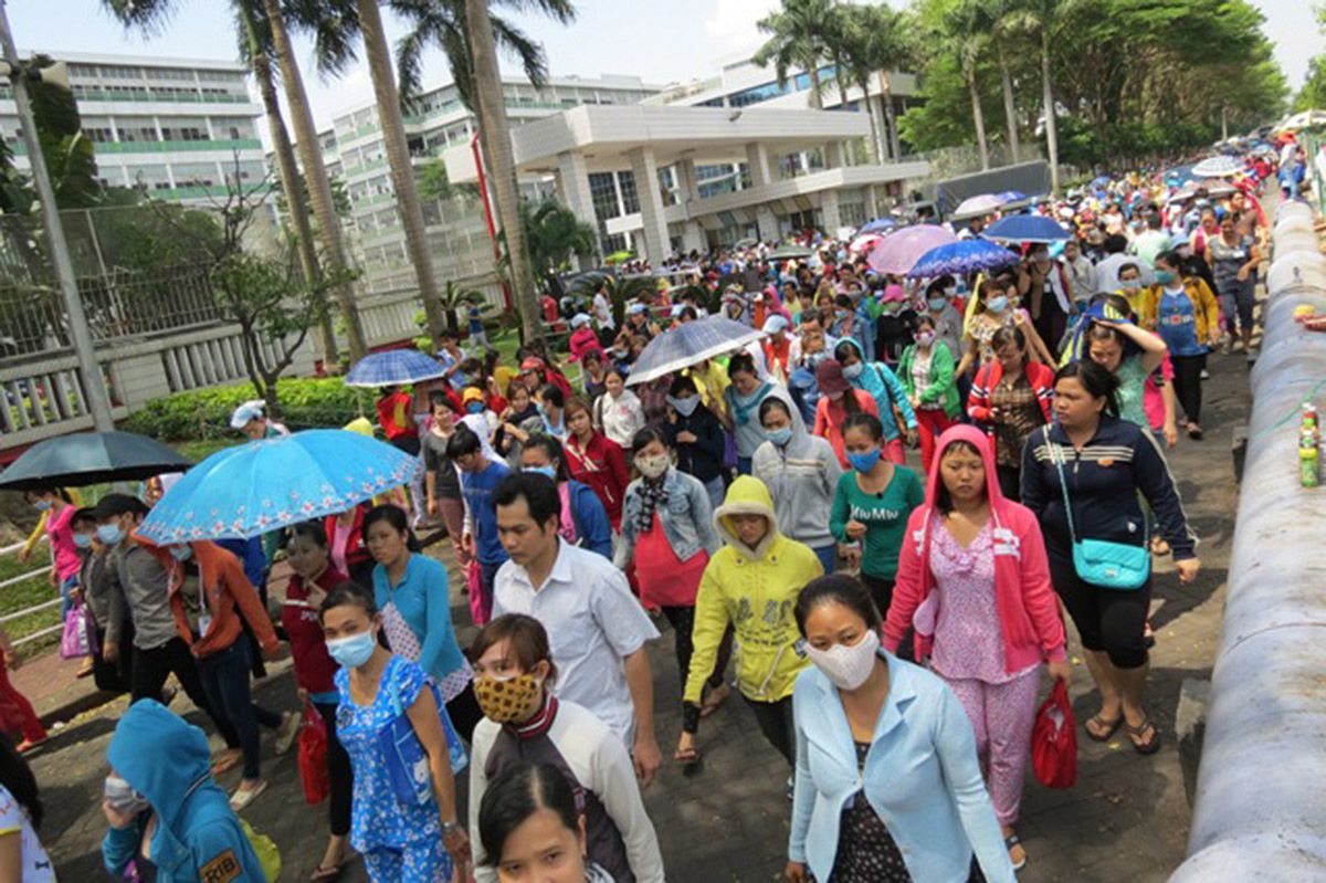 90-000-vietnamese-workers-on-strike-at-factory-that-supplies-nike