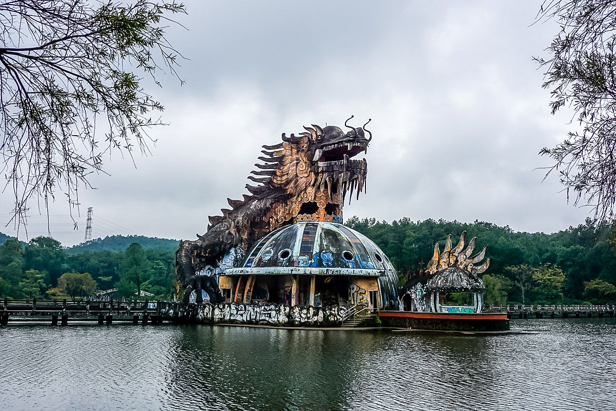 Káº¿t quáº£ hÃ¬nh áº£nh cho abandoned water park hue