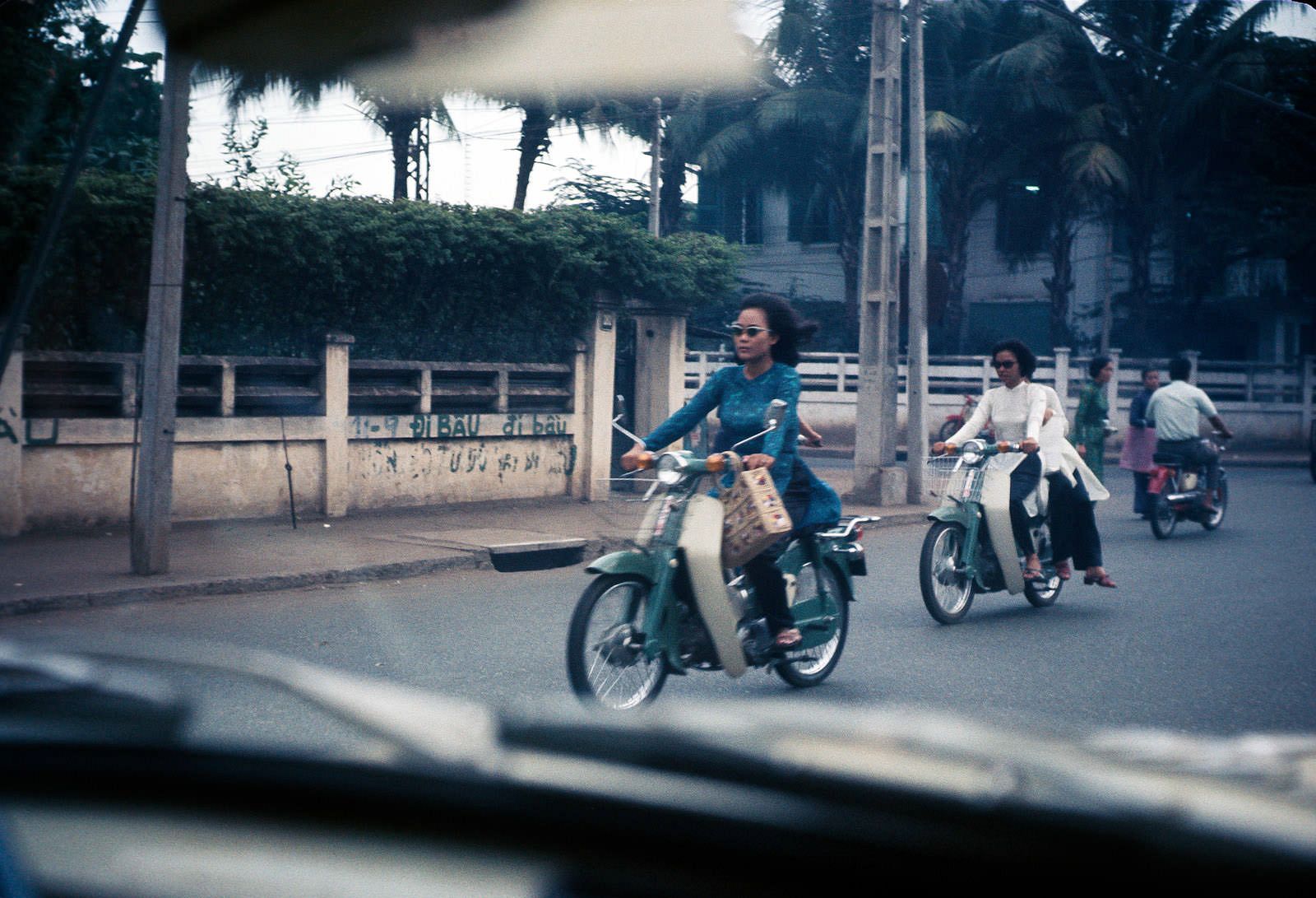 [Photos] Walk Down the Streets of Saigon in 1969 - Saigoneer