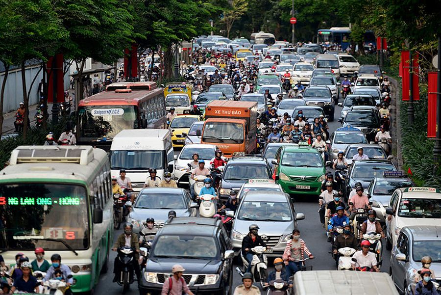 Saigon Considers Overpasses, Monorail, Cable Car to Solve Airport Traffic Conundrum