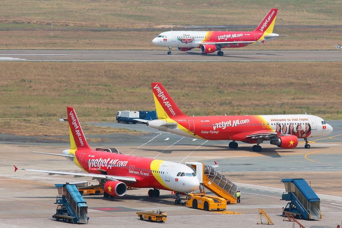 VietJet Surpasses Vietnam <b>Airlines</b> on HCMC Stock Exchange Saigoneer.