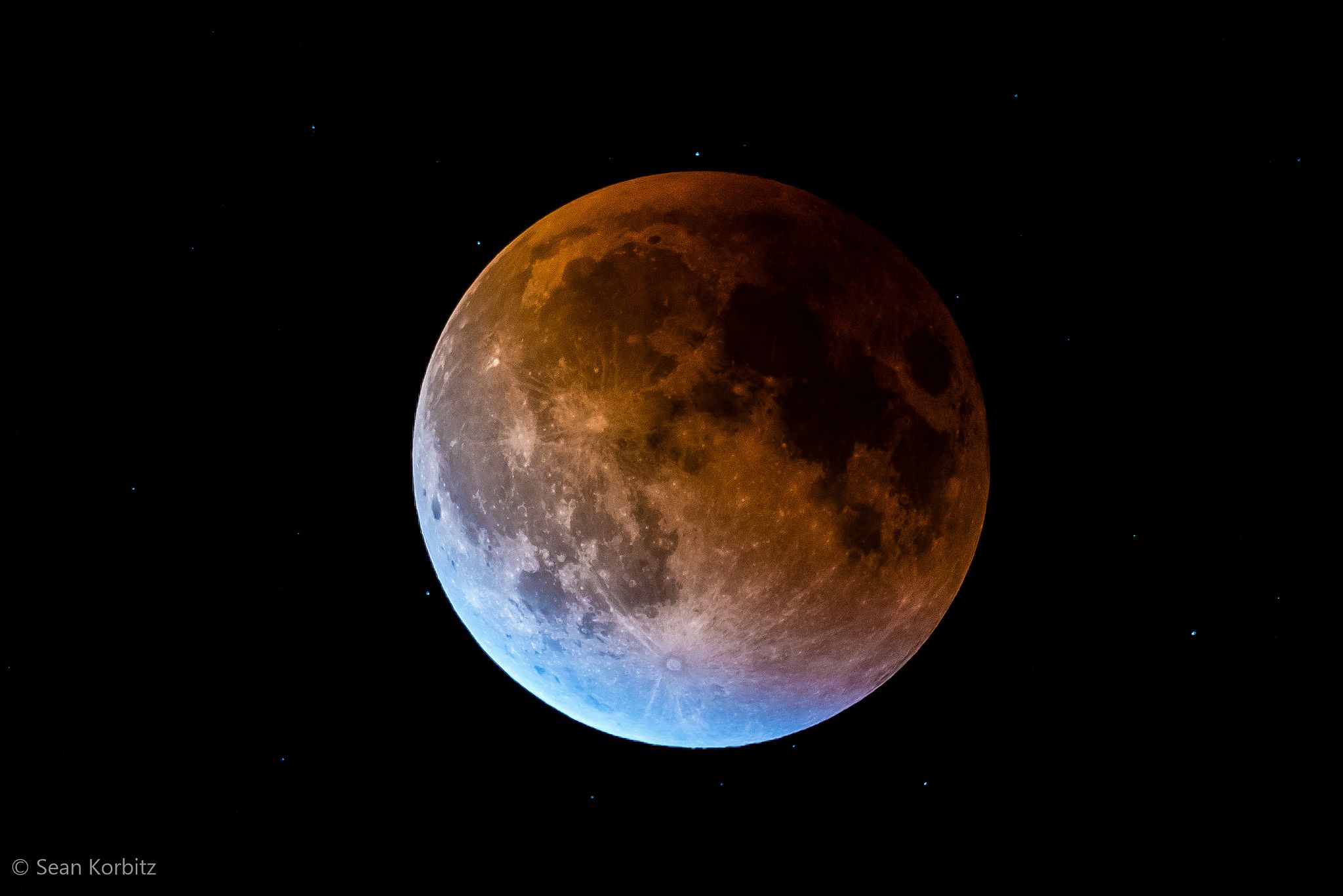 How to View the UltraRare Super Blue Blood Moon in Vietnam Tomorrow