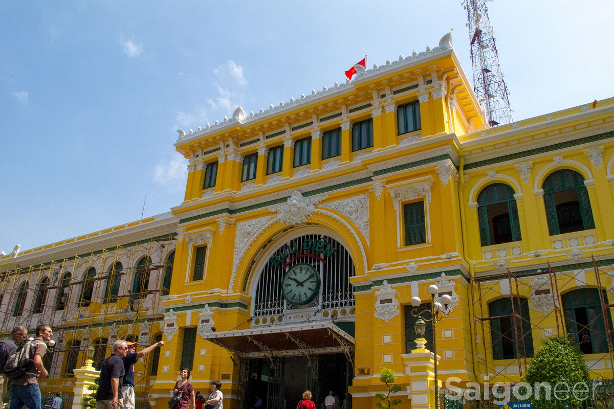 the-saigon-post-office-is-being-repainted-again-saigoneer