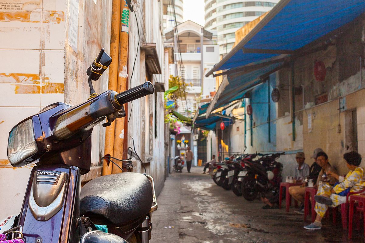 Morning Stories Roundup: Vintage Vespas, South Korea Visa And Sunk ...