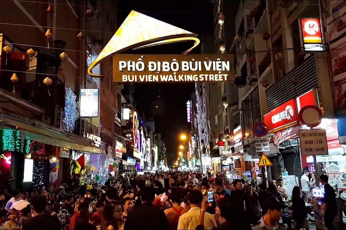 photos-bui-vien-walking-street-makes-its-debut-saigoneer