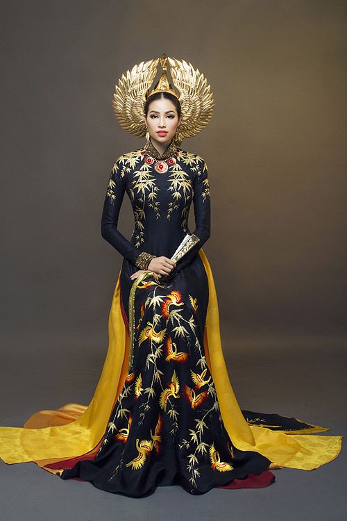 [Photos] A Sneak Peek at Miss Universe Vietnam's Stunning Áo Dài