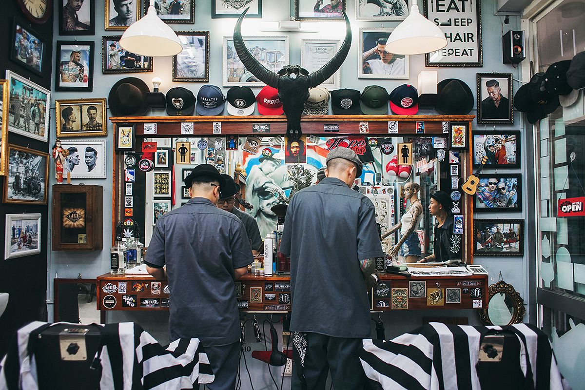 Video] Inside Saigon's Chicano-Style Barbershop - Saigoneer
