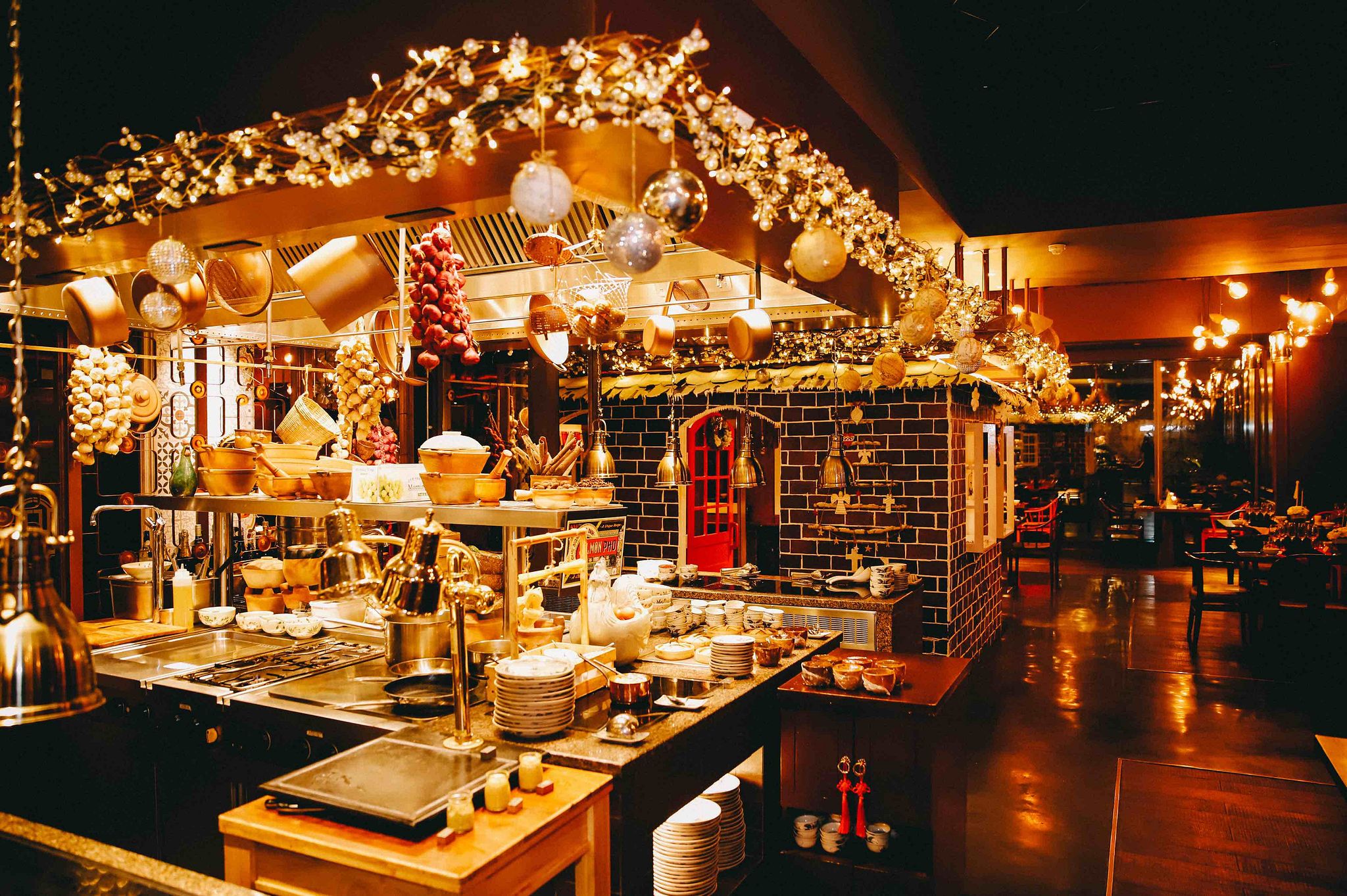 Magical Christmas Eve Dinner Buffet @ Saigon Kitchen Restaurant - Saigoneer