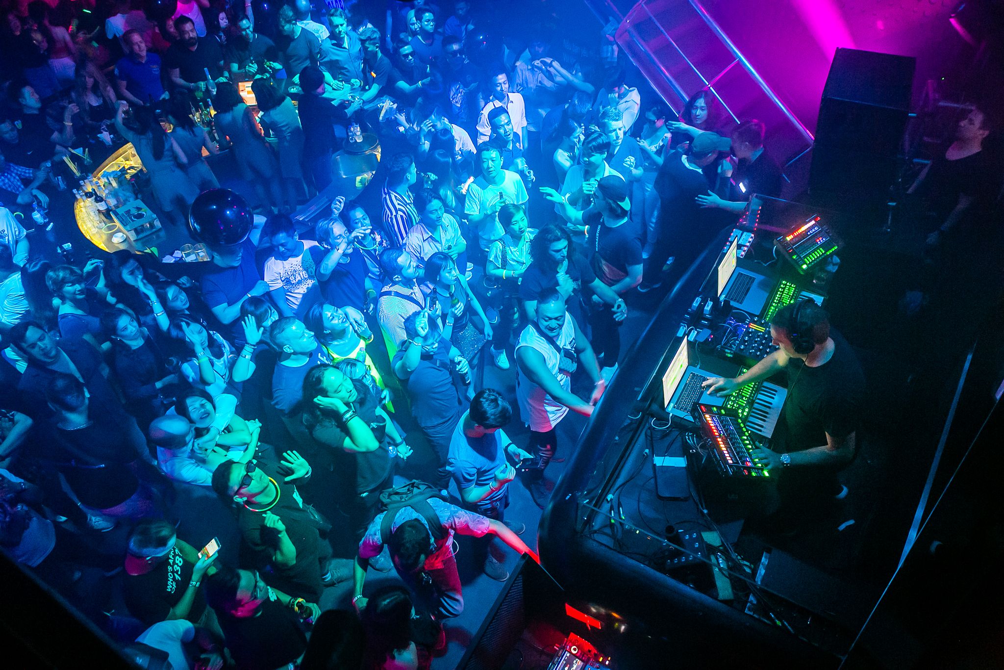 Trance Legend Paul Van Dyk Rocks Lush - Saigoneer