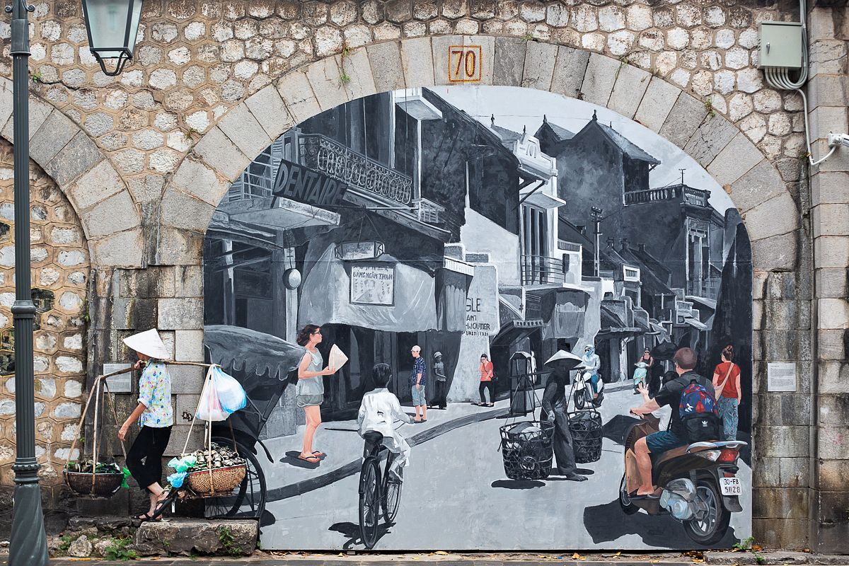 Photos] The New, Illusory Trompe-l'œil Murals on Hanoi's Railway Arches -  Saigoneer