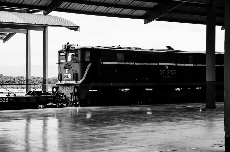 [Photos] Naypyidaw's Ghostly Central Train Station